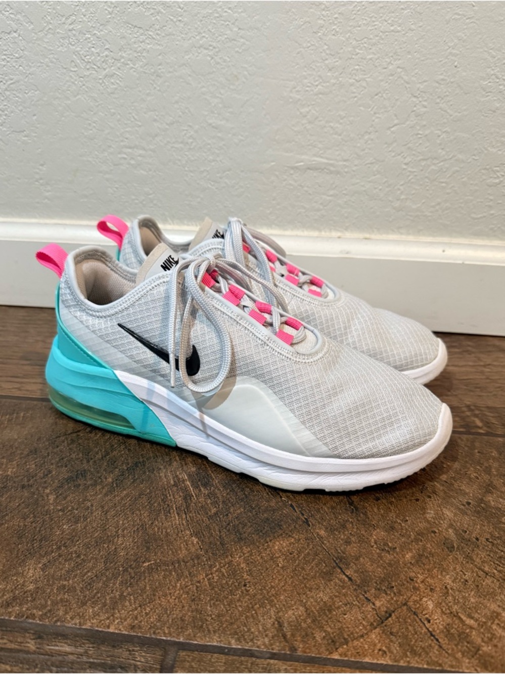 Nike Air Max Motion 2 Hot Pink/Teal/Light Grey Size 8